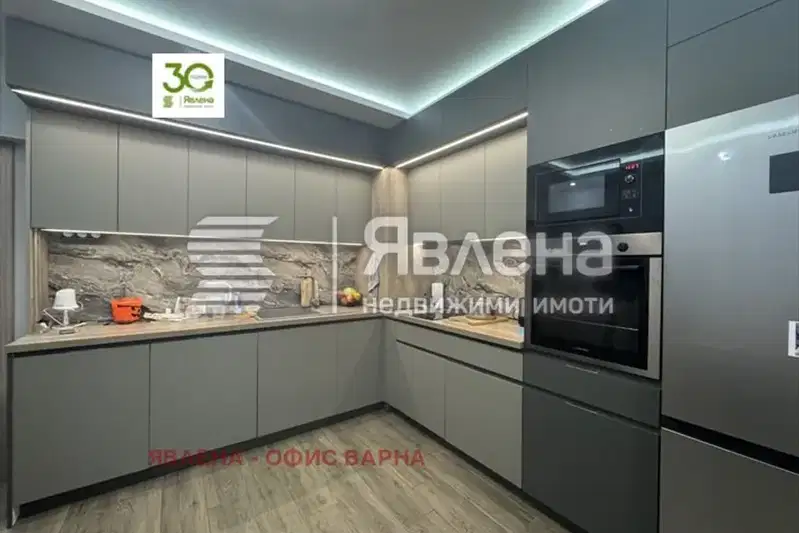 Тристаен апартамент във Варна, Левски 2