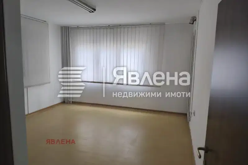 Тристаен апартамент в София, Люлин 10
