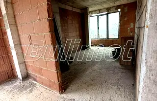 Тристаен апартамент с функционално разпределение в м-т Акчелар, Варна
