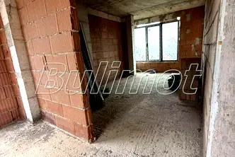 Тристаен апартамент с функционално разпределение в м-т Акчелар, Варна