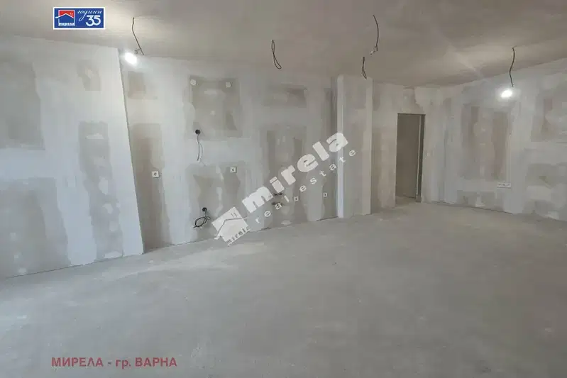 Тристайни апартаменти с морска гледка в м-т Ален мак, Варна