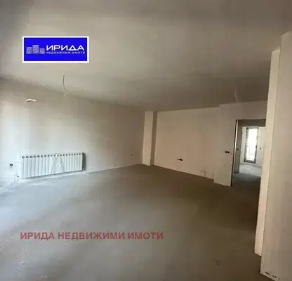 Снимка 2 — Просторен тристаен апартамент с функционално разпределение в Манастирски ливади