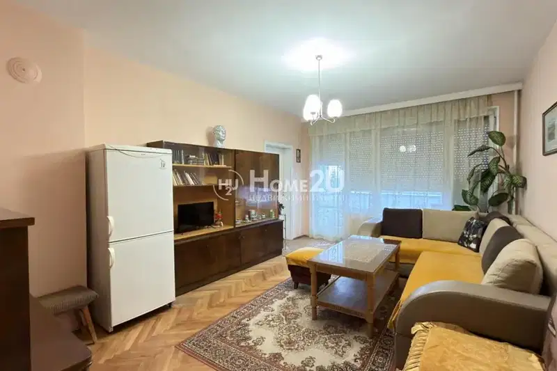 Тристаен апартамент с панорамна гледка и две тераси в Мараша, Пловдив