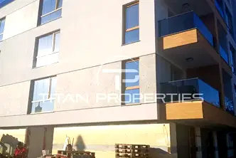 Тристаен апартамент с практично разпределение в Младежки Хълм, Пловдив