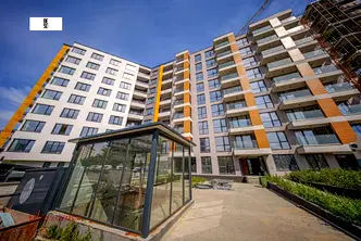 Тристаен апартамент с две бани и склад в Младост 4, София