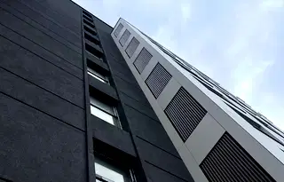 Тристаен апартамент с две тераси и подземно паркомясто в Младост 4