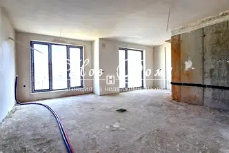 Просторен 3-стаен апартамент с две бани близо до парк Заимов в Оборище
