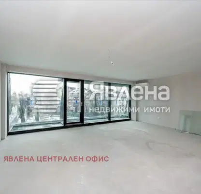 Снимка 2 — Просторен тристаен апартамент с парк Заимов в Оборище, София