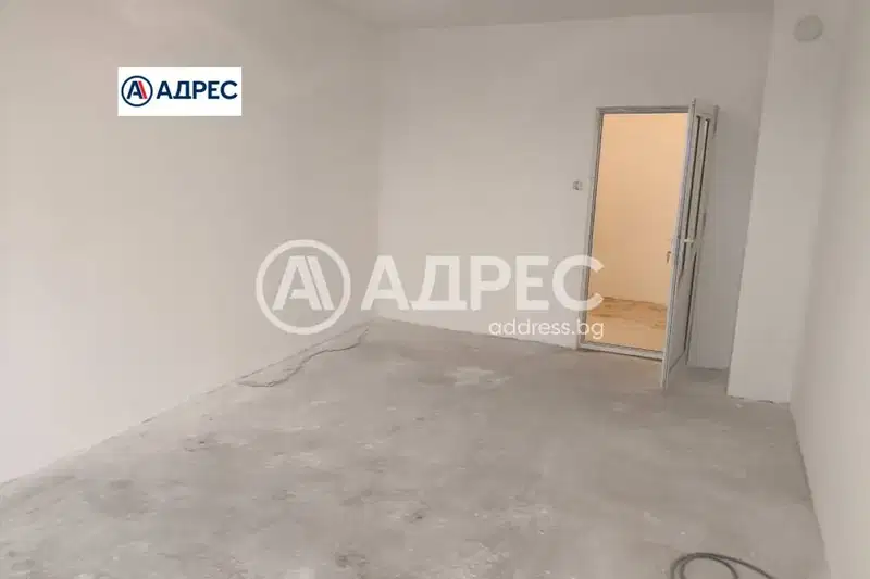 Тристаен апартамент в Раз, Орел