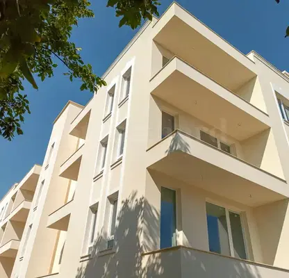 Снимка 2 — Тристаен апартамент с панорамна тераса в Остромила, Пловдив
