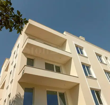 Снимка 3 — Тристаен апартамент с панорамна тераса в Остромила, Пловдив