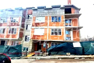 Тристаен апартамент с удобна локация в Овча купел, София