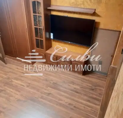 Снимка 5 — Тристаен апартамент в Шумен, Пазара