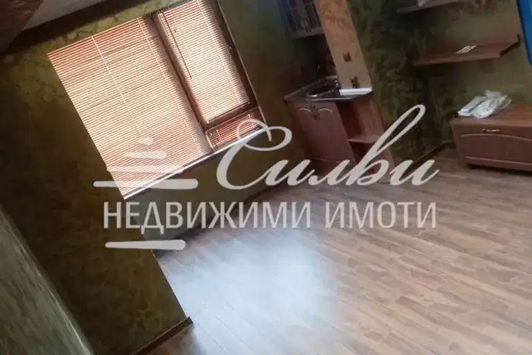 Тристаен апартамент в Шумен, Пазара