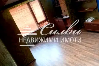 Тристаен апартамент в Шумен, Пазара
