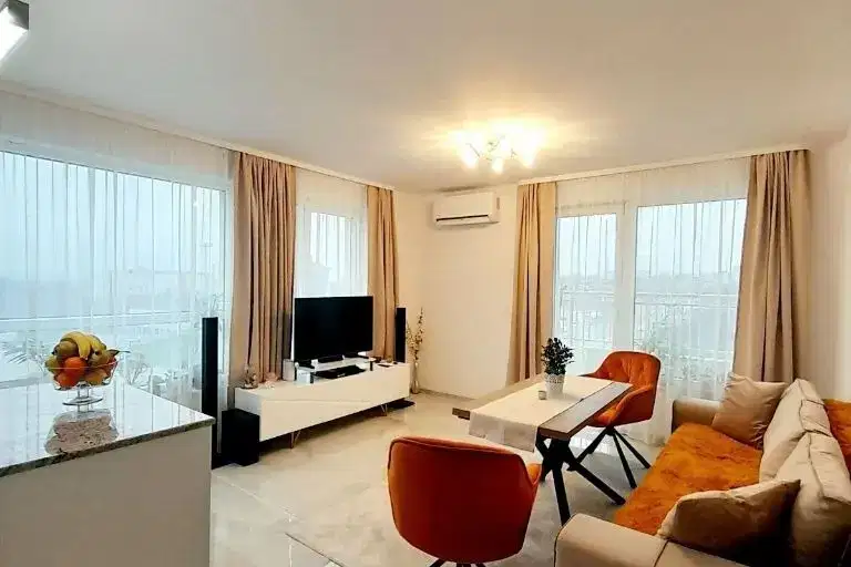 3-bedroom apartment in Varna, Pobeda