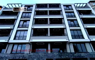 Модерен тристаен апартамент с панорамна гледка в Погреби, Варна
