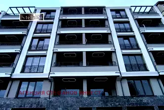 Модерен тристаен апартамент с панорамна гледка в Погреби, Варна