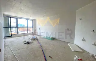 Тристайен апартамент с просторни стаи в Полигона, София