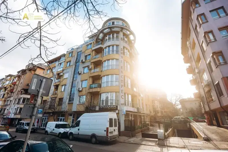 3-bedroom apartment in Sofiya, Reduta