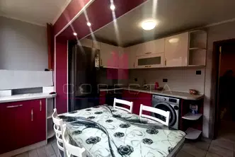 Тристаен апартамент в Русе, Родина 1