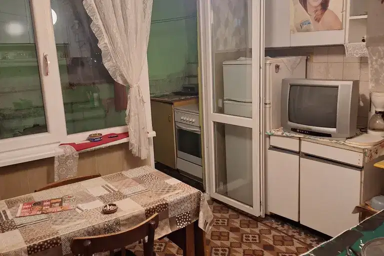 Тристаен апартамент в Русе, Родина 2