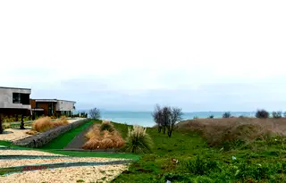 Луксозен тристаен апартамент с морска панорама в Сарафово, Бургас