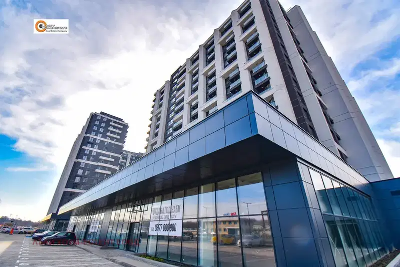 Тристаен апартамент с южно изложение в Kapitol Residence, Сердика