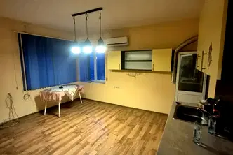 Тристаен апартамент в Плевен, Широк център