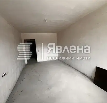 Снимка 2 — Тристаен апартамент в Благоев, Широк център