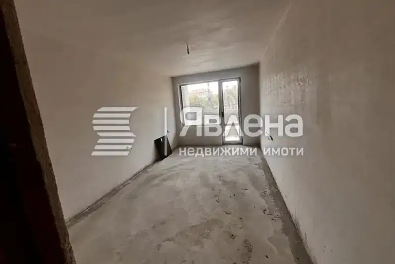 Тристаен апартамент в Благоев, Широк център