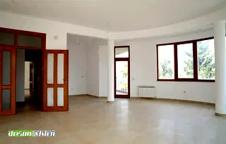 Тристаен апартамент с южно изложение в Симеоново, София