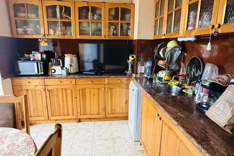 3-bedroom apartment in Sofiya, Slatina