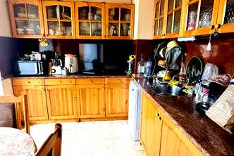 Тристаен апартамент с два балкона в Слатина, София