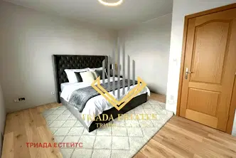 Просторен тристаен апартамент с панорамна гледка в Славейков, Бургас