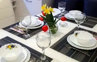 Тристаен апартамент с южно изложение в Славия, София