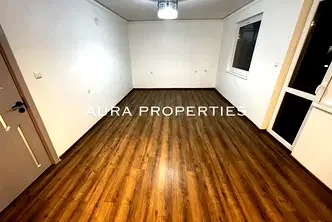 Тристаен апартамент в Раз, Стефан Караджа