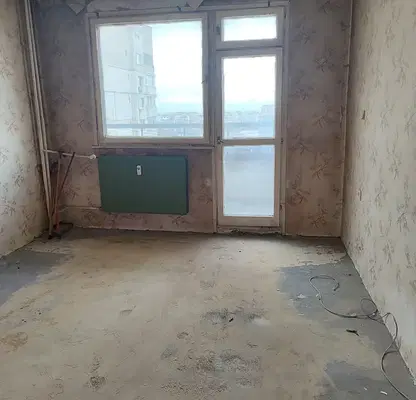Снимка 3 — Просторен тристаен апартамент с три балкона в Света Троица