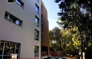 Тристаен апартамент в София, Света Троица