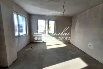 Тристаен апартамент в Шумен, Тракия