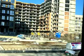 Тристаен апартамент с възможност за паркомясто в Тракия, Пловдив