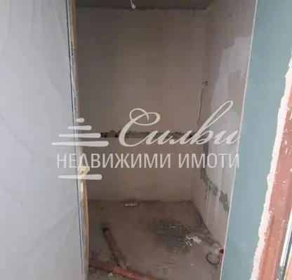 Снимка 4 — Тристаен апартамент в Шумен, Тракия