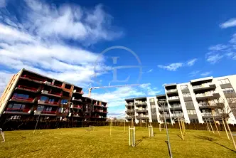 Тристаен апартамент с панорамна тераса в Тракия, Пловдив