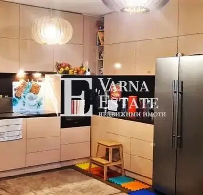 Photo 3 — 3-bedroom apartment in Varna, Vinica
