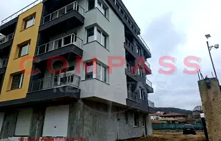 Тристаен апартамент с две тераси във Виница, Варна