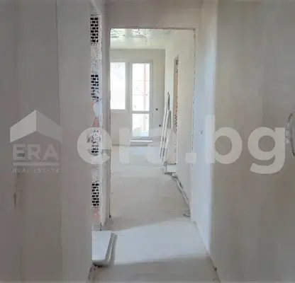 Снимка 5 — Тристаен апартамент 93 кв.м. във Варна, ВИНС-Червен площад