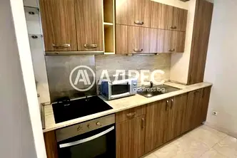 Тристаен апартамент в София, Витоша