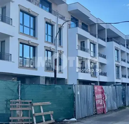 Снимка 5 — Тристаен апартамент с голяма тераса в кв. Витоша, София