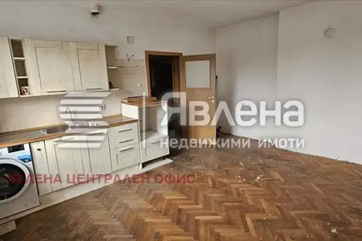 Тристаен апартамент в София, Витоша