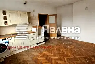 Тристаен апартамент в София, Витоша